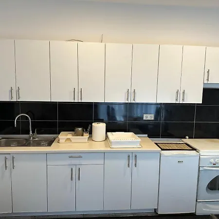 Lonna Apartment