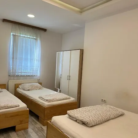 Lonna Apartment