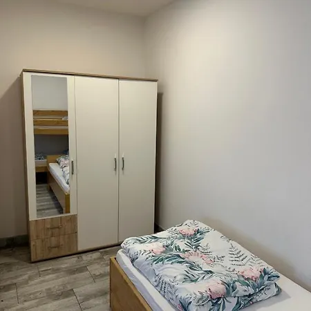 Lonna Apartment